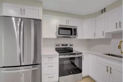 166-10 Powells Cove Boulevard #2C, Whitestone, NY 11357 - Photo 10