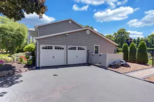 426 Wolf Hill Rd, Dix Hills, NY 11746 - Photo 38