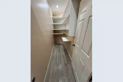 16718 Hillside Avenue #2nd floor, Jamaica, NY 11432 - Photo 6
