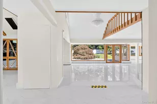 81 Carriage Ln, Roslyn Heights, NY 11577 - Photo 10