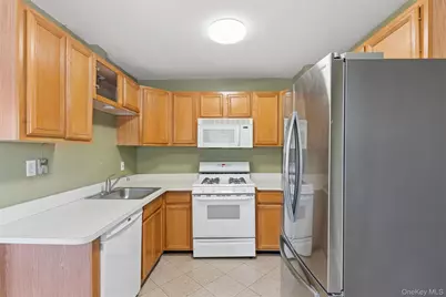 1601 Johnson Avenue #16, Elmont, NY 11003 - Photo 12