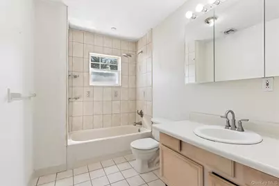 1601 Johnson Avenue #16, Elmont, NY 11003 - Photo 28