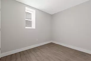 910 E 226th St, Bronx, NY 10466 - Photo 8