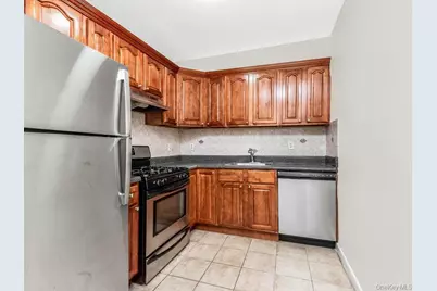 25 Trinity Place #3J, New Rochelle, NY 10805 - Photo 2