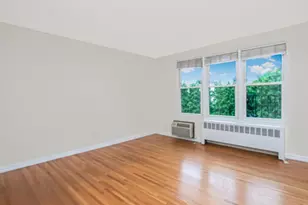 25 Trinity Pl, New Rochelle, NY 10805 - Photo 4