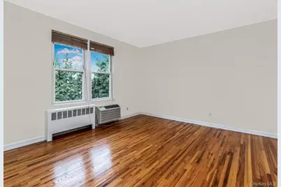 25 Trinity Place #3J, New Rochelle, NY 10805 - Photo 8