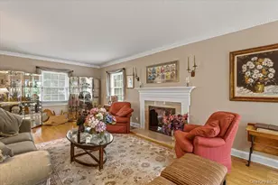 24 Overlook Rd, Great Neck, NY 11020 - Photo 14
