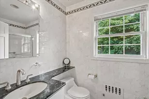 24 Overlook Rd, Great Neck, NY 11020 - Photo 24