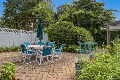 24 Overlook Road, Great Neck, NY 11020 - Photo 12