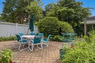 24 Overlook Rd, Great Neck, NY 11020 - Photo 12
