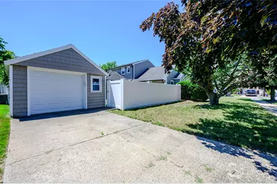 3251 Neptune Avenue, Oceanside, NY 11572 - Photo 18