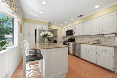 115 Autumn Drive, Hauppauge, NY 11788 - Photo 14