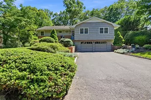 115 Autumn Dr, Hauppauge, NY 11788 - Photo 2