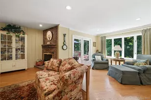 115 Autumn Dr, Hauppauge, NY 11788 - Photo 24