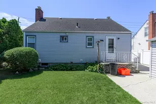 1316 Telegram Ave, Elmont, NY 11003 - Photo 20