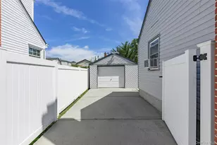1316 Telegram Ave, Elmont, NY 11003 - Photo 22