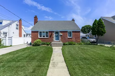 1316 Telegram Avenue, Elmont, NY 11003 - Photo 4