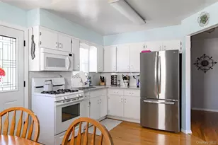 1316 Telegram Ave, Elmont, NY 11003 - Photo 14