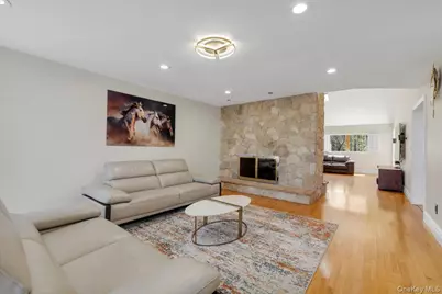 219 Carnation Drive, Farmingdale, NY 11735 - Photo 6
