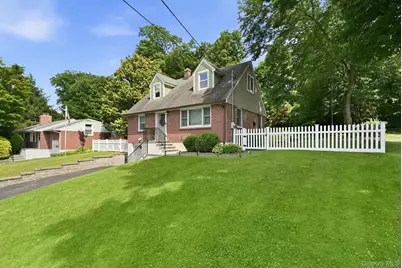 12 Logwynn Lane, Cortlandt Manor, NY 10567 - Photo 2