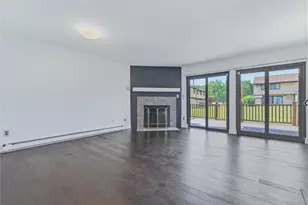 601 Chelsea Cove S, Hopewell Junction, NY 12533 - Photo 2