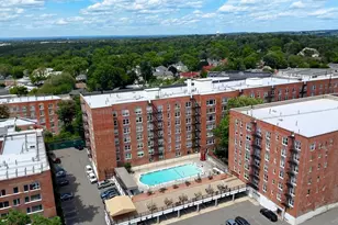 54-40 Little Neck Pkwy, Little Neck, NY 11362 - Photo 14
