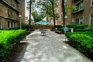 54-40 Little Neck Pkwy, Little Neck, NY 11362 - Photo 12