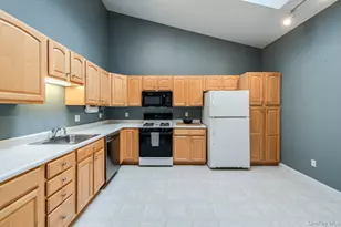 503 Scenic Ln, Poughkeepsie, NY 12603 - Photo 10