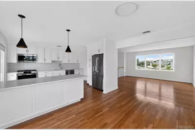 89 Ocean Avenue #A, Massapequa, NY 11758 - Photo 4