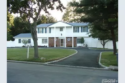 34 Markwood Lane, East Northport, NY 11731 - Photo 1