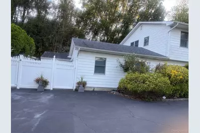 34 Markwood Lane, East Northport, NY 11731 - Photo 2