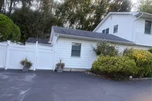 34 Markwood Ln, East Northport, NY 11731 - Photo 2