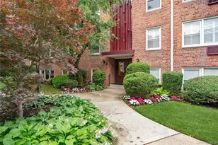 61 Maine Ave, Rockville Centre, NY 11570 - Photo 4