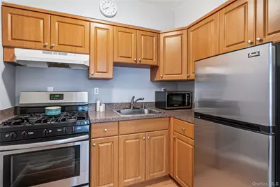 61 Maine Avenue #F15, Rockville Centre, NY 11570 - Photo 14