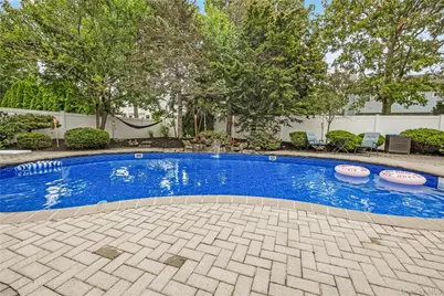 10 John Street, Selden, NY 11784 - Photo 8