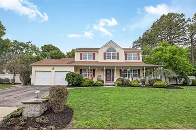 10 John Street, Selden, NY 11784 - Photo 2