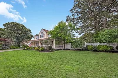 10 John Street, Selden, NY 11784 - Photo 4