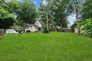 241 Pawnee Ave, Mastic, NY 11950 - Photo 2