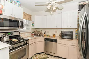 43-18 195th St, Flushing, NY 11358 - Photo 18