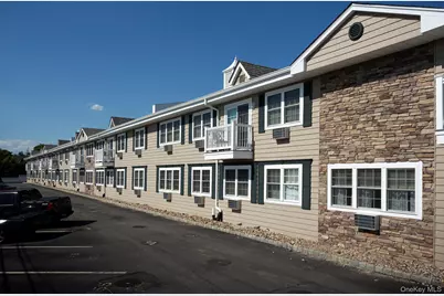 333 Candee Avenue #B3, Sayville, NY 11782 - Photo 4