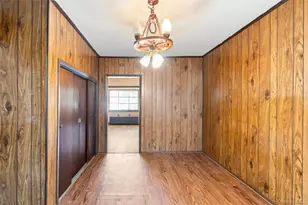 89-52 218th St, Queens Village, NY 11427 - Photo 10