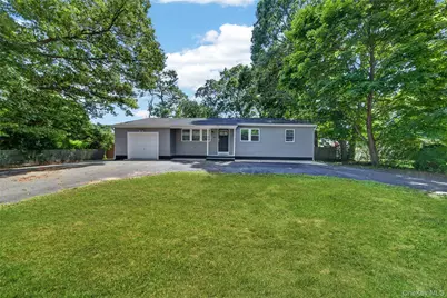 34 Pinetop Drive, Shirley, NY 11967 - Photo 2