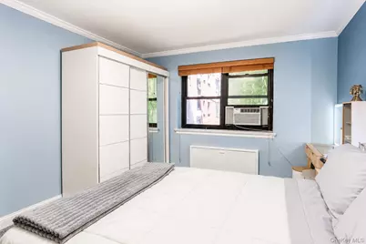 30 Grace Avenue #2F, Great Neck, NY 11021 - Photo 10