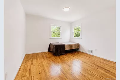 290 Eastwood Boulevard, Centereach, NY 11720 - Photo 14