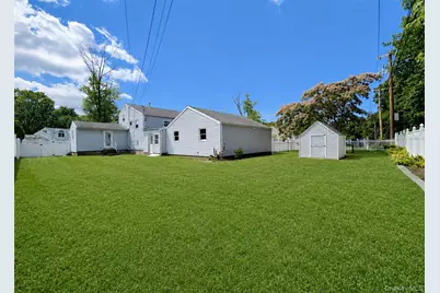 290 Eastwood Boulevard, Centereach, NY 11720 - Photo 24