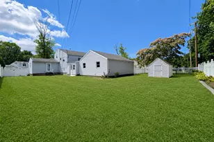 290 Eastwood Blvd, Centereach, NY 11720 - Photo 24
