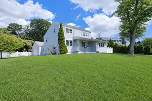 290 Eastwood Blvd, Centereach, NY 11720 - Photo 2