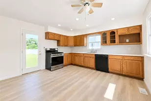 290 Eastwood Blvd, Centereach, NY 11720 - Photo 6