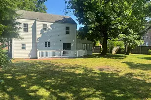 27 Keogh Ln, New Rochelle, NY 10805 - Photo 12