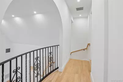 65 Overlook Drive, Valhalla, NY 10595 - Photo 18